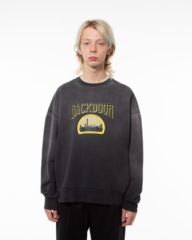 BACK DOOR VNTG LOGO SUNBLEACHED CREWNECK