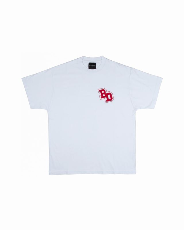 BACK DOOR COLLEGE TEE WHITE RED