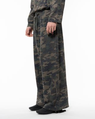 BACK DOOR WIDE PANT WASHED CAMO
