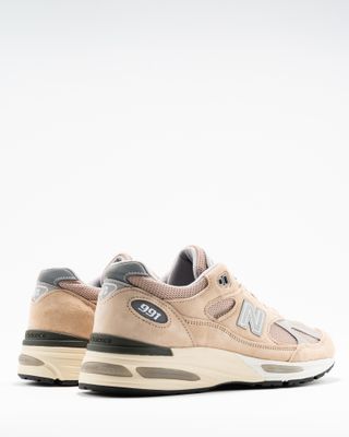 U991BE2-5 NEW BALANCE MADE IN UK 991v2 CUBAN SAND
