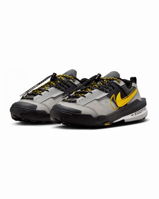 NIKE ZEGAMADOME SP SACAI MATTE SILVER