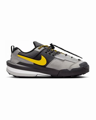 NIKE ZEGAMADOME SP SACAI MATTE SILVER
