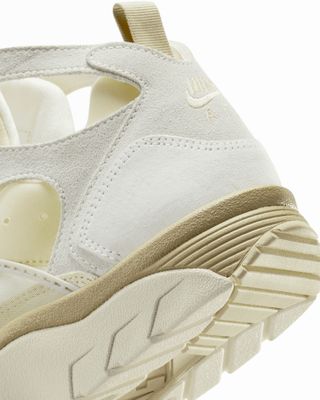 NIKE AIR TRAINER HUARACHE SAIL