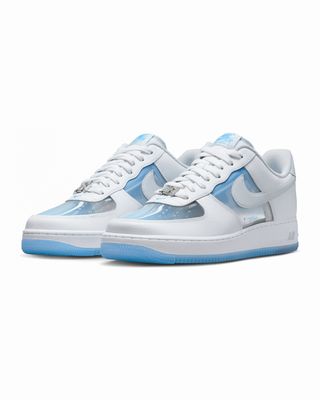 NIKE AIR FORCE 1 RETRO QS UNIVERSITY BLUE