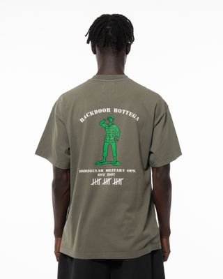 BACK DOOR MILITARY TEE OLIVE