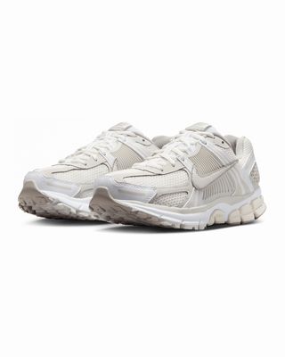 W NIKE ZOOM VOMERO 5 LIGHT BONE