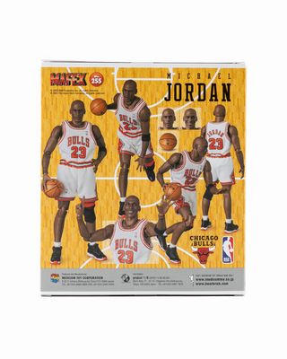 MED2431-r MAFEX MICHAEL JORDAN CHICAGO BULLS HOME