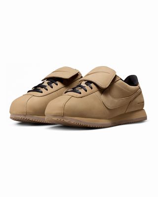 IM8057-297-34 NIKE CORTEZ LEATHER SE PARACHUTE BEIGE