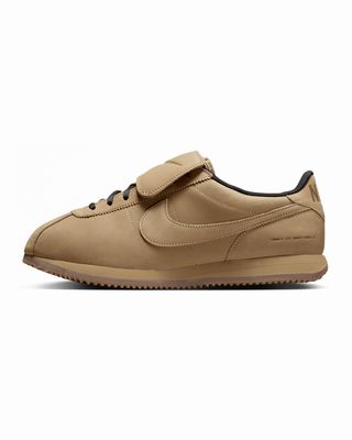 IM8057-297 NIKE CORTEZ LEATHER SE PARACHUTE BEIGE