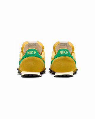 IM8658-700-r NIKE WAFFLE RACER TOPAZ GOLD