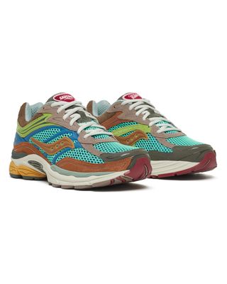 S71031-1_2 SAUCONY PROGRID OMNI 9 SNEAKER POLITICS