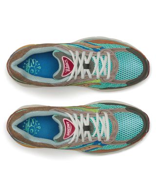 S71031-1_4 SAUCONY PROGRID OMNI 9 SNEAKER POLITICS