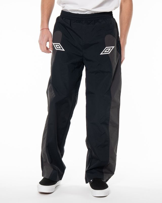 UMBRO GUARDING TRACKSUIT PANTS BLACK