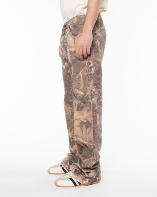 PLEASURES HENDRIX FLARE JEANS BROWN