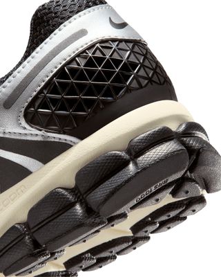 IM3486-003-dr NIKE ZOOM VOMERO 5 BLACK METALLIC SILVER