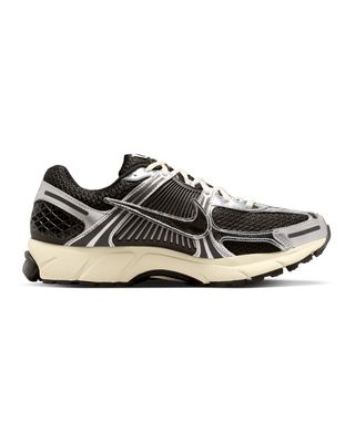 IM3486-003-lt NIKE ZOOM VOMERO 5 BLACK METALLIC SILVER