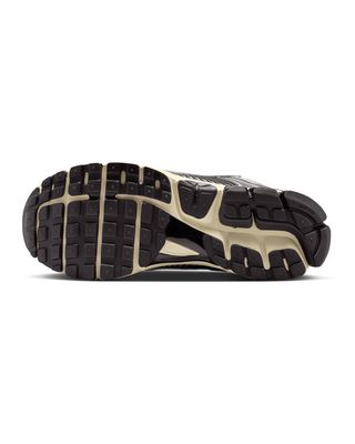 IM3486-003-s NIKE ZOOM VOMERO 5 BLACK METALLIC SILVER