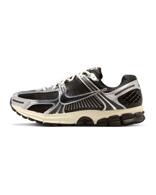 IM3486-003 NIKE ZOOM VOMERO 5 BLACK METALLIC SILVER