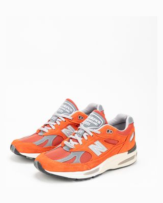 NEW BALANCE MADE IN UK 991v2 GRENADINE
