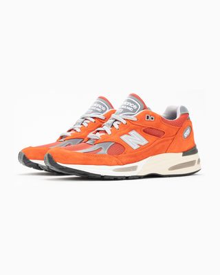 NEW BALANCE MADE IN UK 991v2 GRENADINE