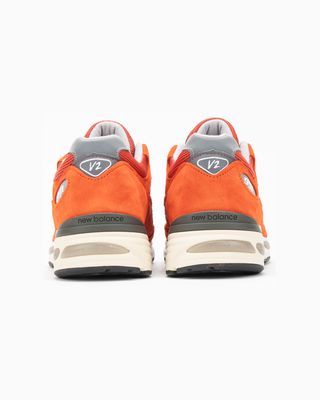 NEW BALANCE MADE IN UK 991v2 GRENADINE