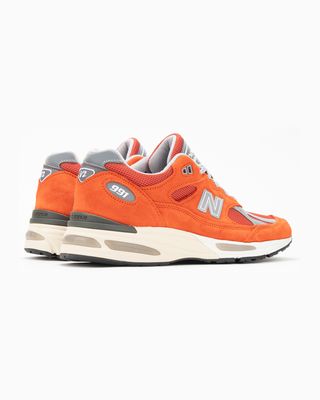 NEW BALANCE MADE IN UK 991v2 GRENADINE