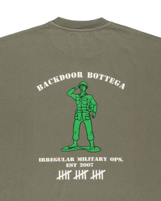 BACK DOOR MILITARY TEE OLIVE