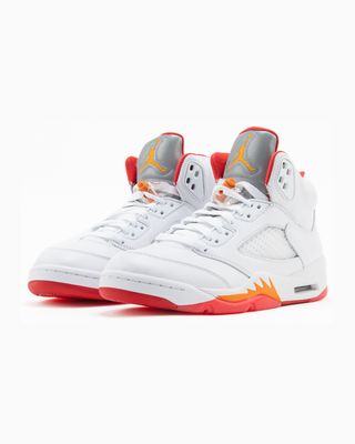 IV5678-102-3 WMNS AIR JORDAN 5 RETRO SUNSET