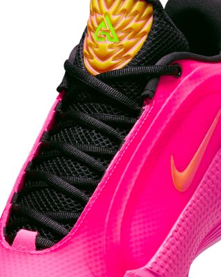 IM5150-600-1 NIKE GIANNIS FREAK 8 HYPER PINK
