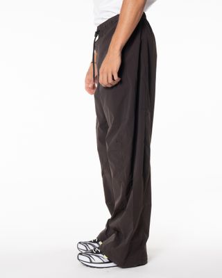 apparel-92 NIKE TECH HELIOS SUN PANT VELVET BROWN