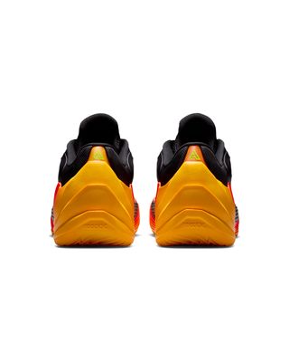 IM5150-002-8 NIKE GIANNIS FREAK 8 LASER ORANGE