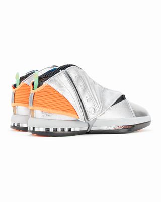 AIR JORDAN 16 FREE THE YOUTH SP