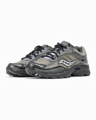 S102073-1002-3 SAUCONY PROGRID OMNI 9 PEAT