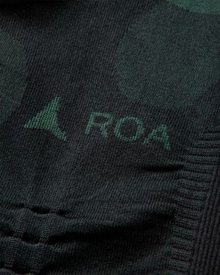 ROA DAZE SEAMLESS BALACLAVA BLACK