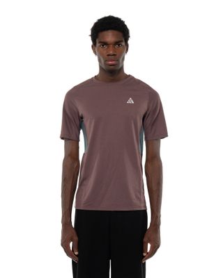 NIKE ACG SOLAR CHASE SS TEE TATTOO