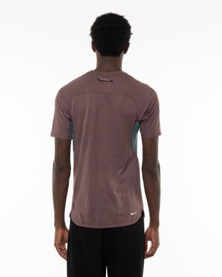 NIKE ACG SOLAR CHASE SS TEE TATTOO