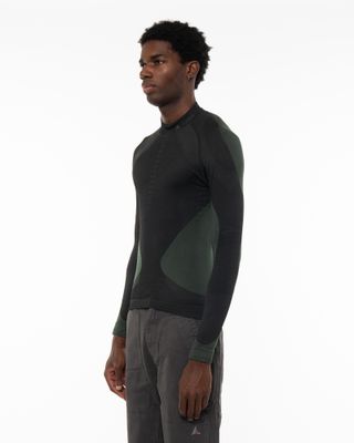 ROA DAZE COMPRESSION SEAMLESS LS TEE