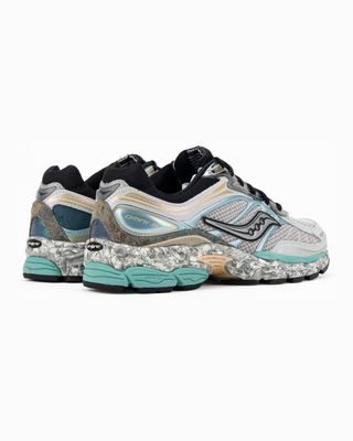 S101208-1001-6 SAUCONY PROGRID OMNI 9 DAIKANYAMA