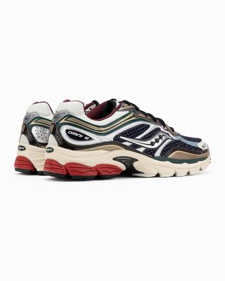 SAUCONY PROGRID OMNI 9 NAVAL