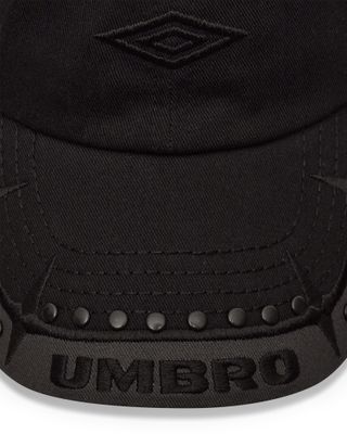 UMBRO SPIKES STUD CAP BLACK