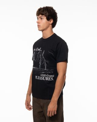 PLEASURES END TIMES SS TEE BLACK
