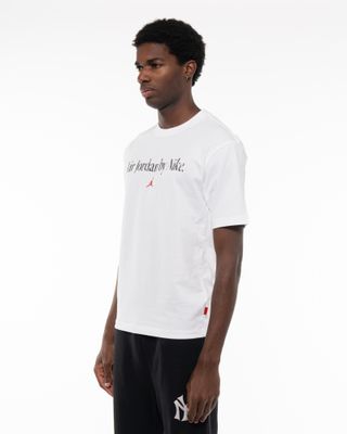 JORDAN BROOKLYN SNKR 85 TEE