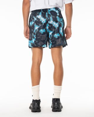 NIKE STANDARD ISSUE 5 MESH SHORT