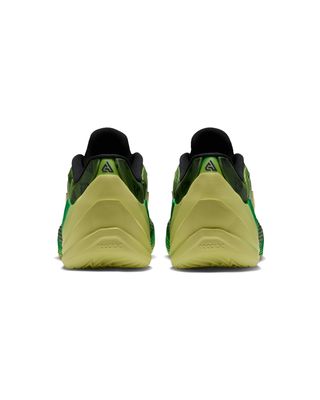 NIKE GIANNIS FREAK 8 TRICK QUESTION
