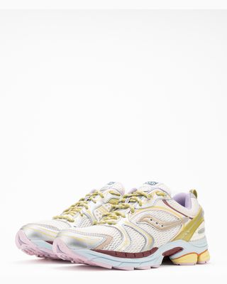 SAUCONY PROGRID TRIUMPH 4 EVELYNN WORLD
