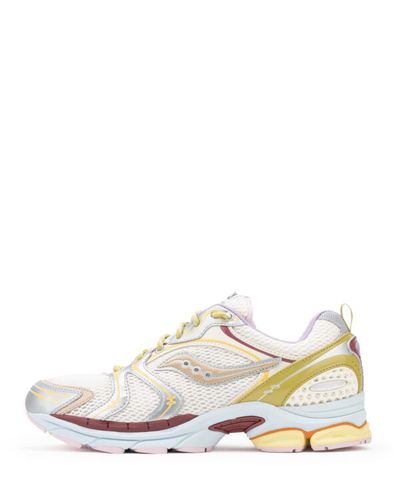 SAUCONY PROGRID TRIUMPH 4 EVELYNN WORLD
