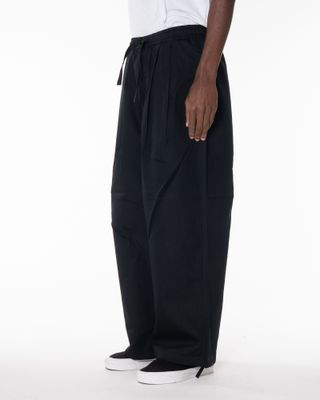 MAHARISHI LOOSE PLEATED PANTS BLACK